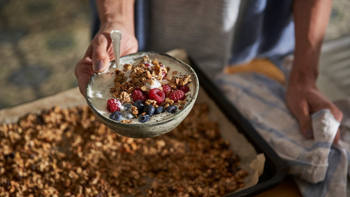 So machst du leckeres Airfryer-Granola