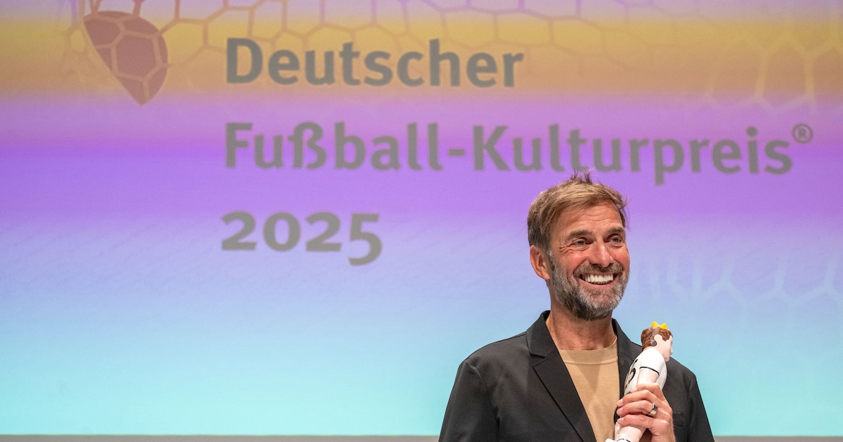 Klopp erhält Walther-Bensemann-Preis - und kann sich Spitze nicht verkneifen