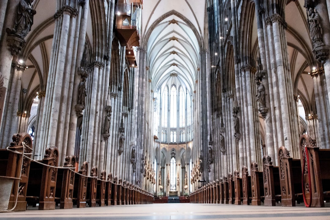 View of the interior of Cologne Cathedral. (to dpa: “Cologne Cathedral will in future charge tourists admission”)