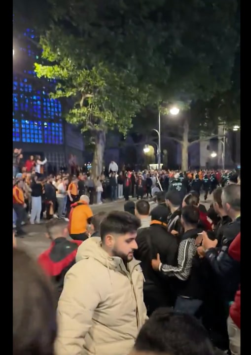 Tumultos em Berlim após vitória do clube de futebol turco Galatasaray Istanbul na Süper Lig