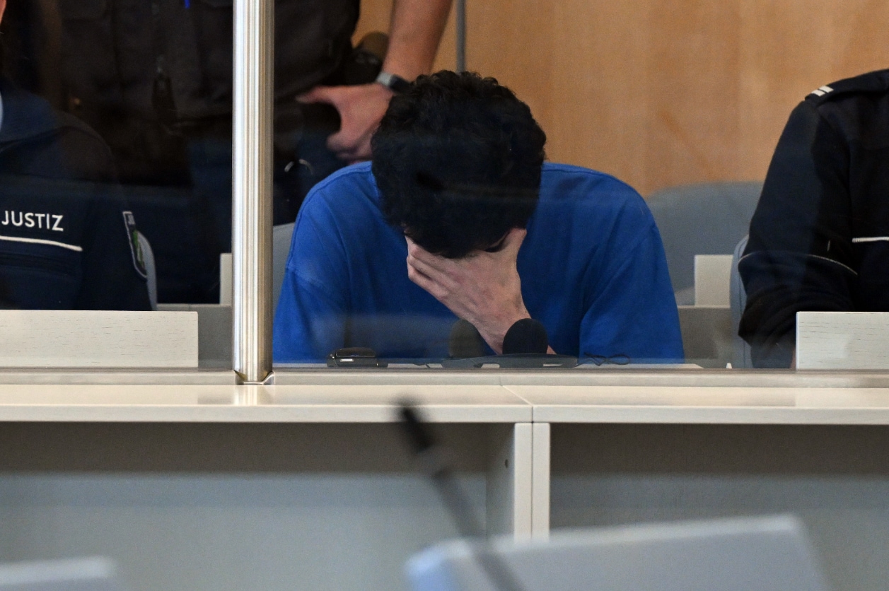 Der Angeklagte im Prozess um den Terroranschlag in Solingen im Gerichtssaal der Oberlandesgerichts.