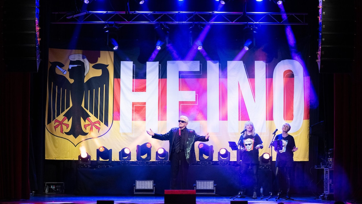 Eklat um Hymne: Sänger Heino unterstützt Feuerwehrmann