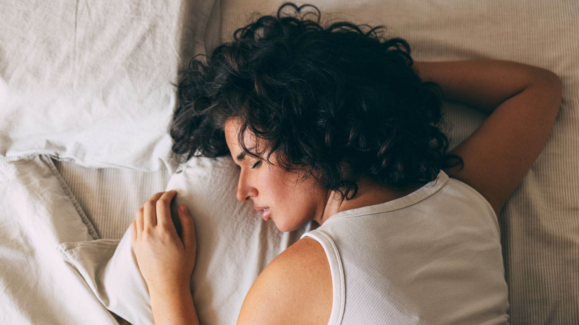 Un horario de sueño estructurado favorece la recuperación, el rendimiento y la salud: así es como logras que tu cuerpo alcance el ritmo óptimo.
