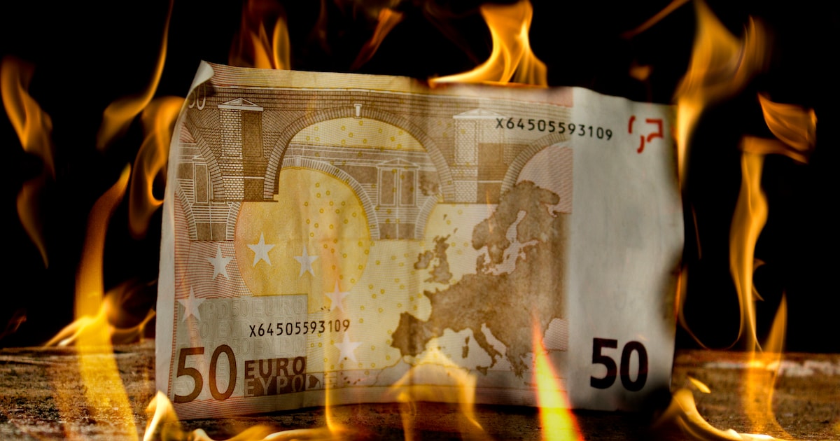 Financial expert warns: |