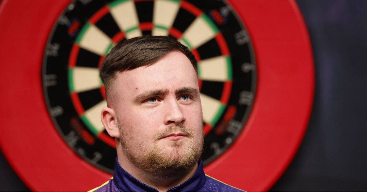 Child prodigy dominates the darts world: salary of British sensation Luke ...