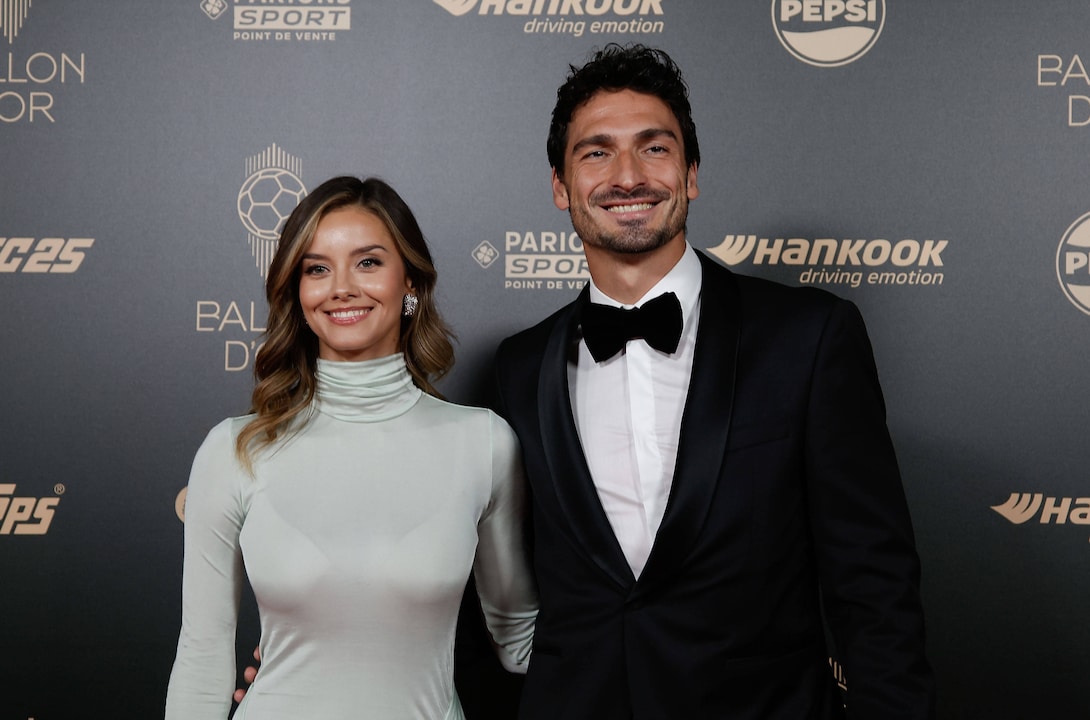 Nicola Cavanis e Mats Hummels na Bola de Ouro de 2024 em Paris
