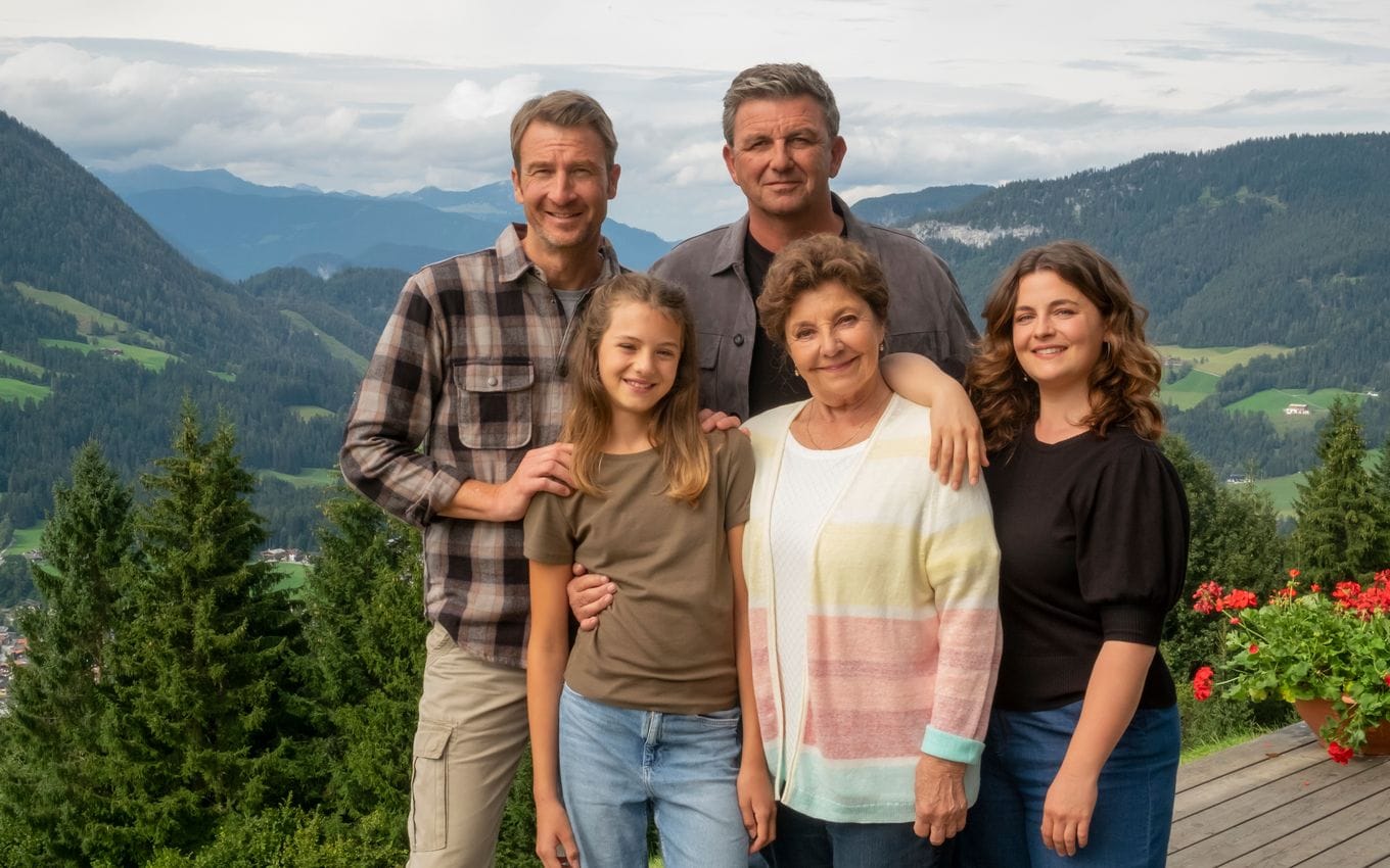 Große Veränderung bei "Der Bergdoktor": Vier beliebte Serienfiguren steigen aus - BUNTE