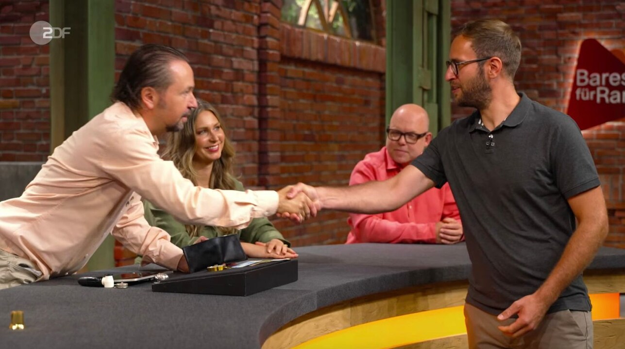 „Ich war's“: „Bares für Rares“-Verkäuferin macht eigenes Objekt kaputt
