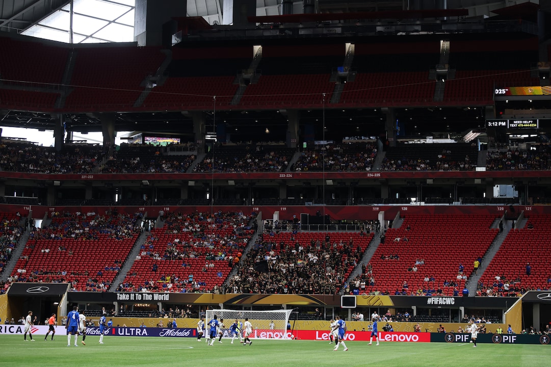 In het Mercedes-Benz Stadion in Atlanta kwamen slechts 22.137 van de 71.000 toeschouwers naar de wedstrijd tussen Chelsea en LAFC