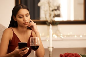 Nommé, relocalisé, bloqué – voilà à quel point l’arnaque aux rencontres par camouflage est odieuse