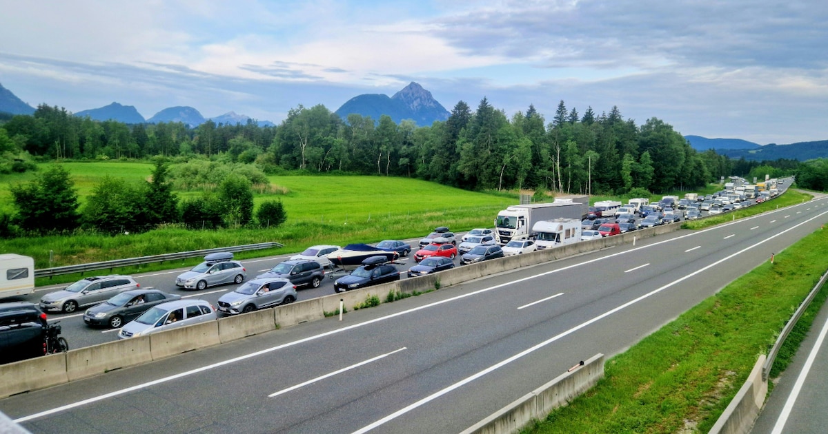 45-kilometer-long traffic jam on Austria's Tauern Autobahn - | five ...