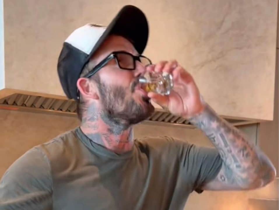 David Beckham kocht am Sonntag für die Familie – und gönnt sich einen Tequila nach dem anderen