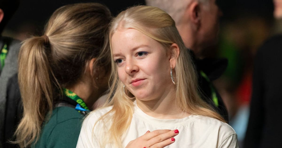 Jette Nietzard: Green youth leader wears police-hating sweater and calls ...
