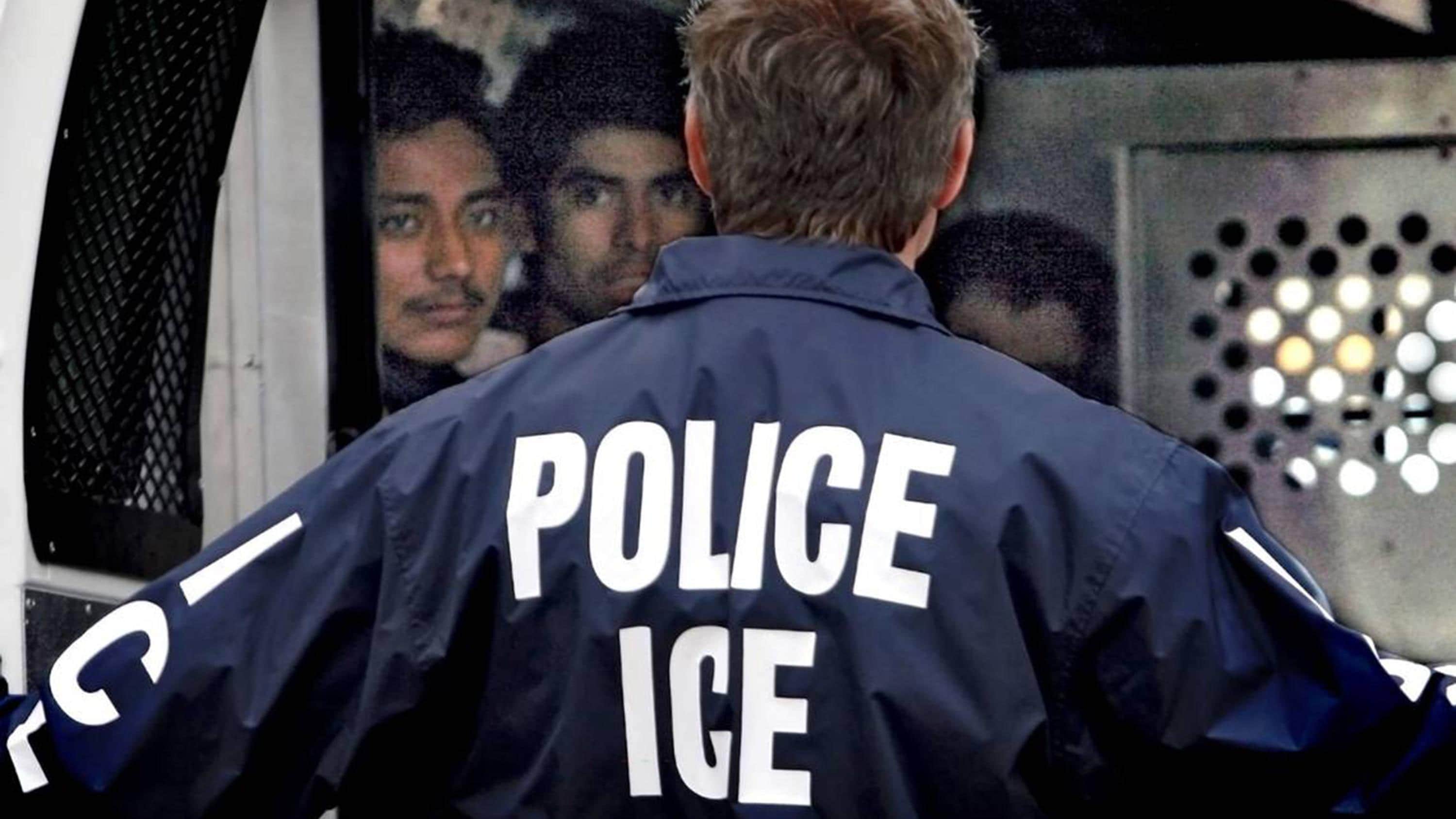 Die US-Behörde Immigration and Customs Enforcement, kurz ICE, ist seit Jahren Gegenstand heftiger politischer Debatten – erst recht seit Rückkehr von Donald Trump ins Präsidentenamt. … <a href="https://praxistipps.focus.de/immigration-and-customs-enforcement-ice-rechte-und-funktion_188618"> ... mehr</a>