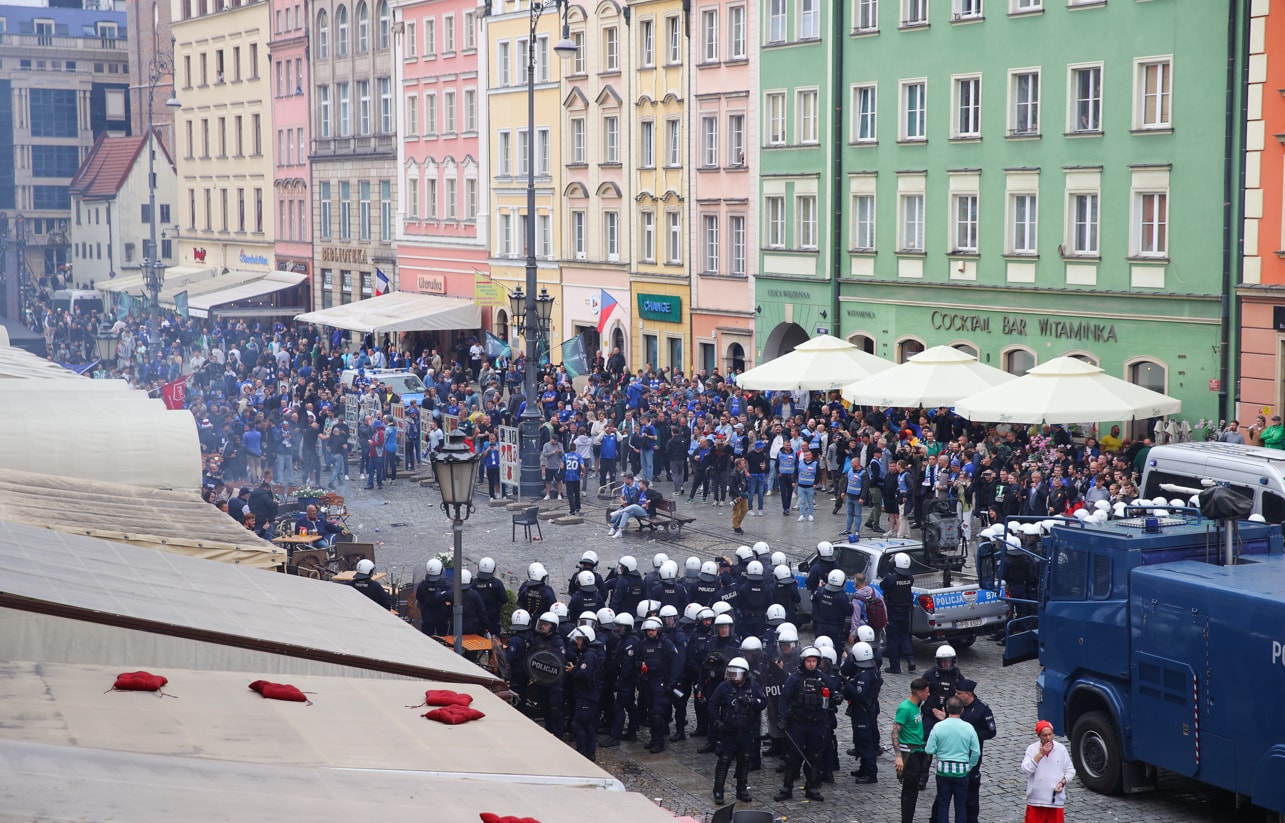 The Polish police are deployed in large numbers in Wroclaw ahead of the Conference League final