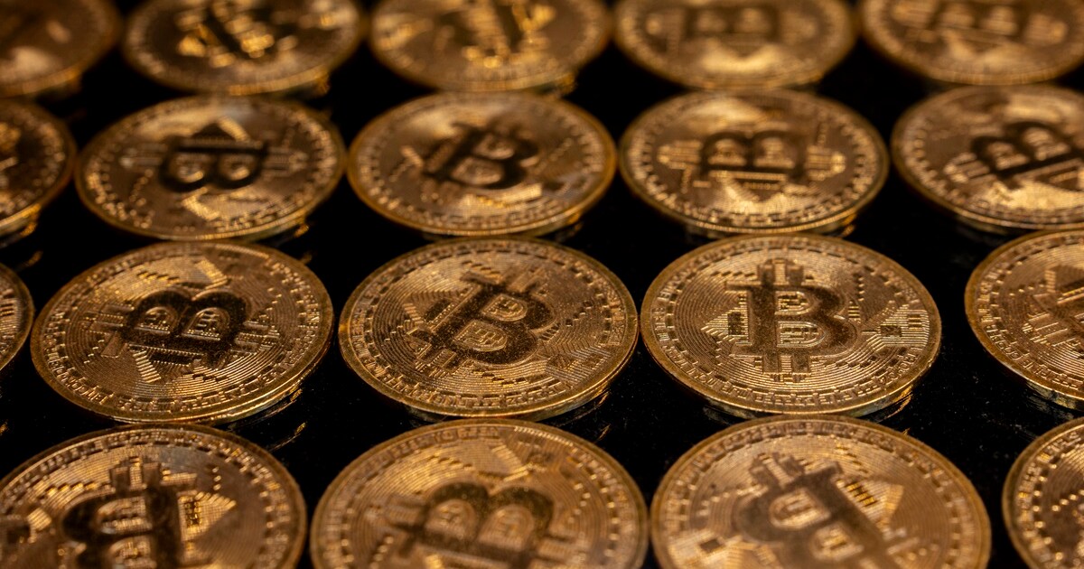 Bitcoin falls below $100,000: These are the reasons for the crash