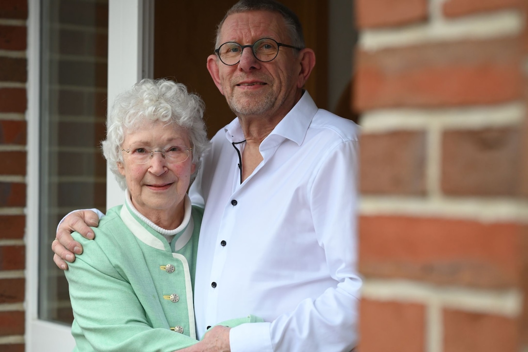 Une nuit, une proposition, un mariage - amoureux à 80 ans