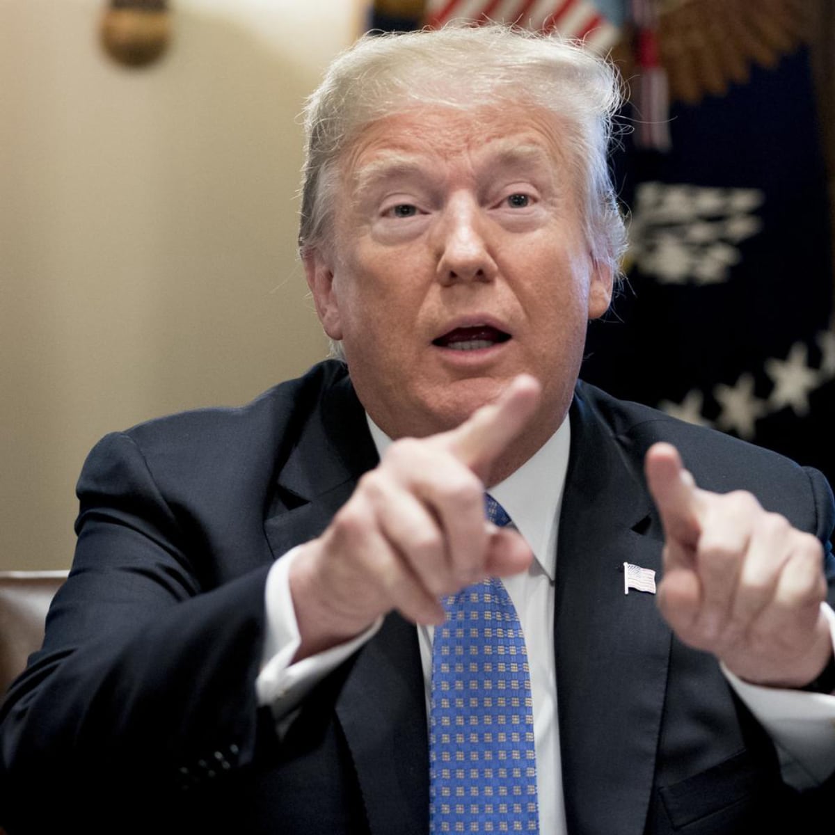 Donald Trump, Präsident der USA, gestikuliert während eines Treffens mit Pastoren im Weißen Haus.