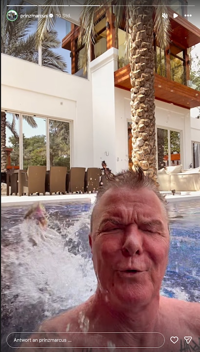 La hija de Georgina Fleur chapotea en la piscina con el príncipe Marcus.