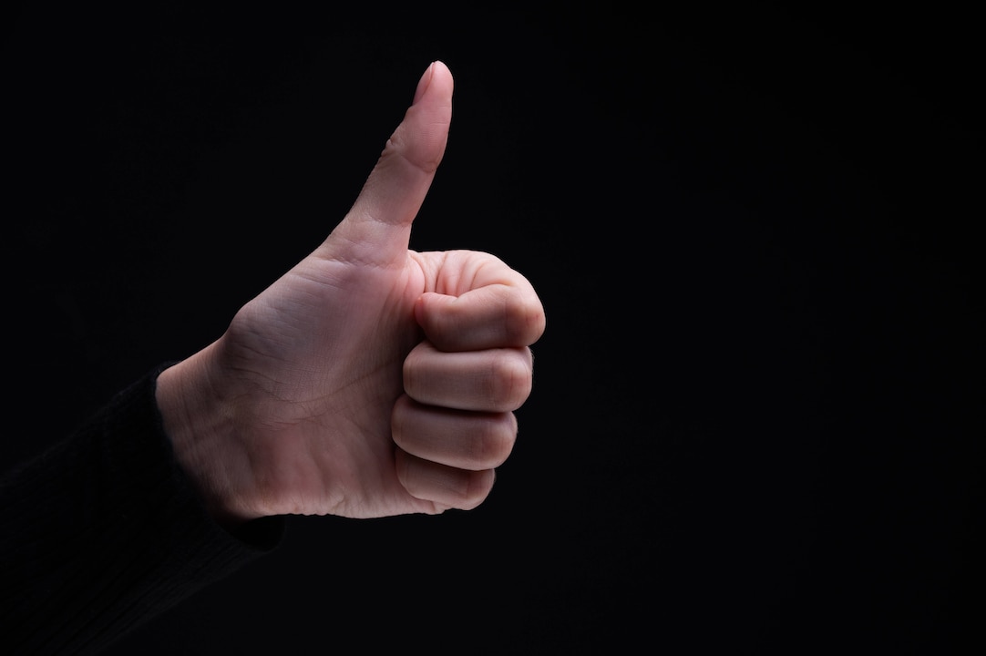 I pollici più lunghi sono sorprendentemente collegati alla neocorteccia e sembrano favorire prestazioni cognitive e sensoriali più elevate.