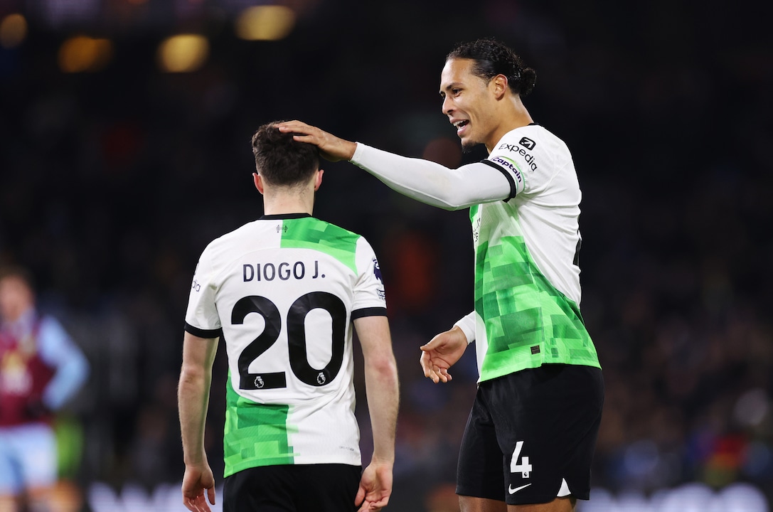 Diogo Jota ve takım arkadaşı Virgil van Dijk