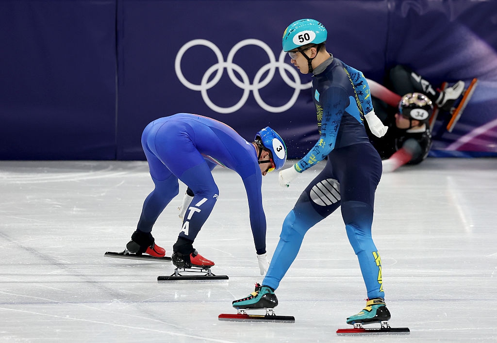 Pietro Sighel (l.) with his idiosyncratic interpretation of "ideal line"