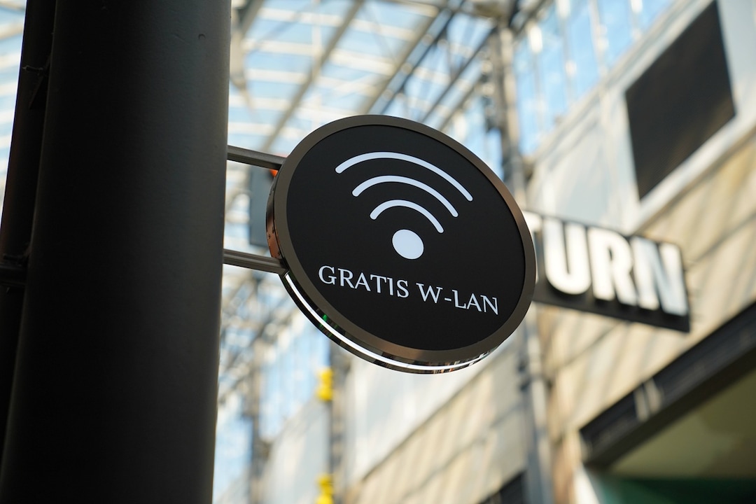 Public WiFi networks can quickly become a danger to your smartphone.