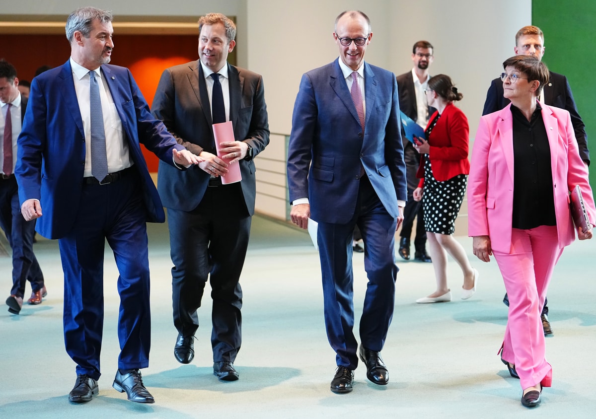 Markus Söder (CSU, l-r), Lars Klingbeil (SPD), Friedrich Merz (CDU) und Saskia Esken (SPD)