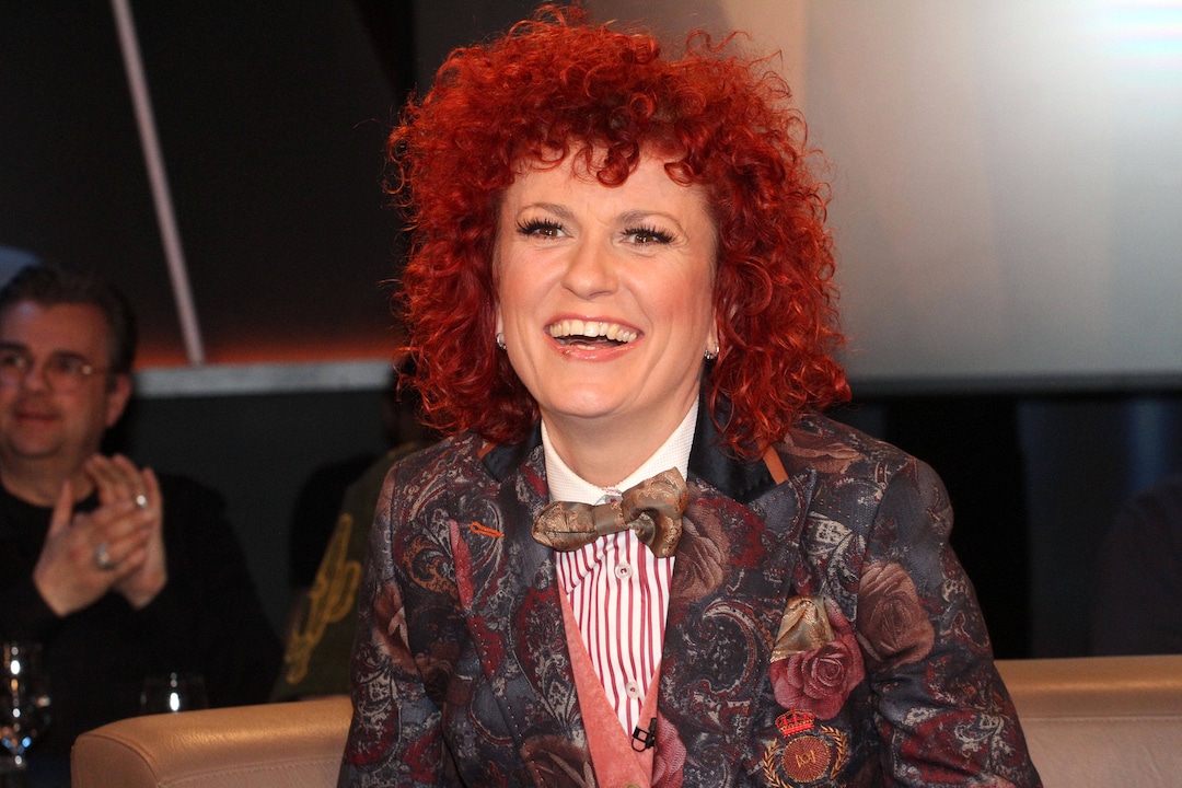 Lucy Diakovska zeigt erstmals ihre Freundin