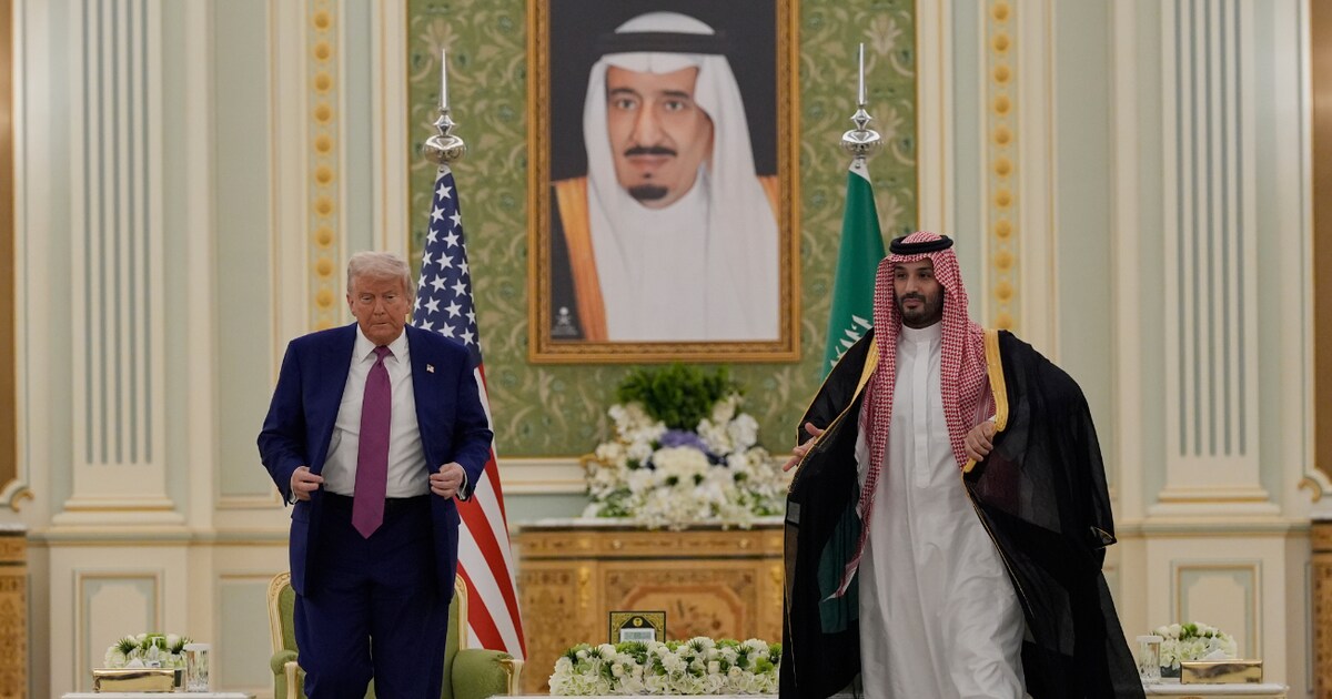 Trump considers lifting sanctions against Syria