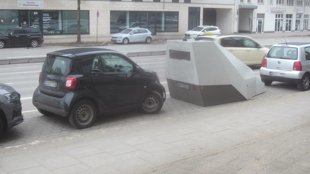 Mobiler Blitzer zugeparkt – was droht nun dem Autofahrer?