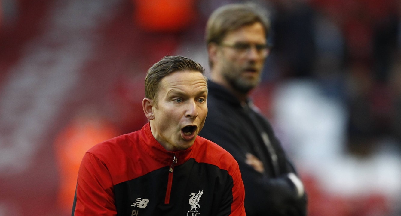 Lijnders and Klopp - a photo from the early days in Liverpool, here: 2016