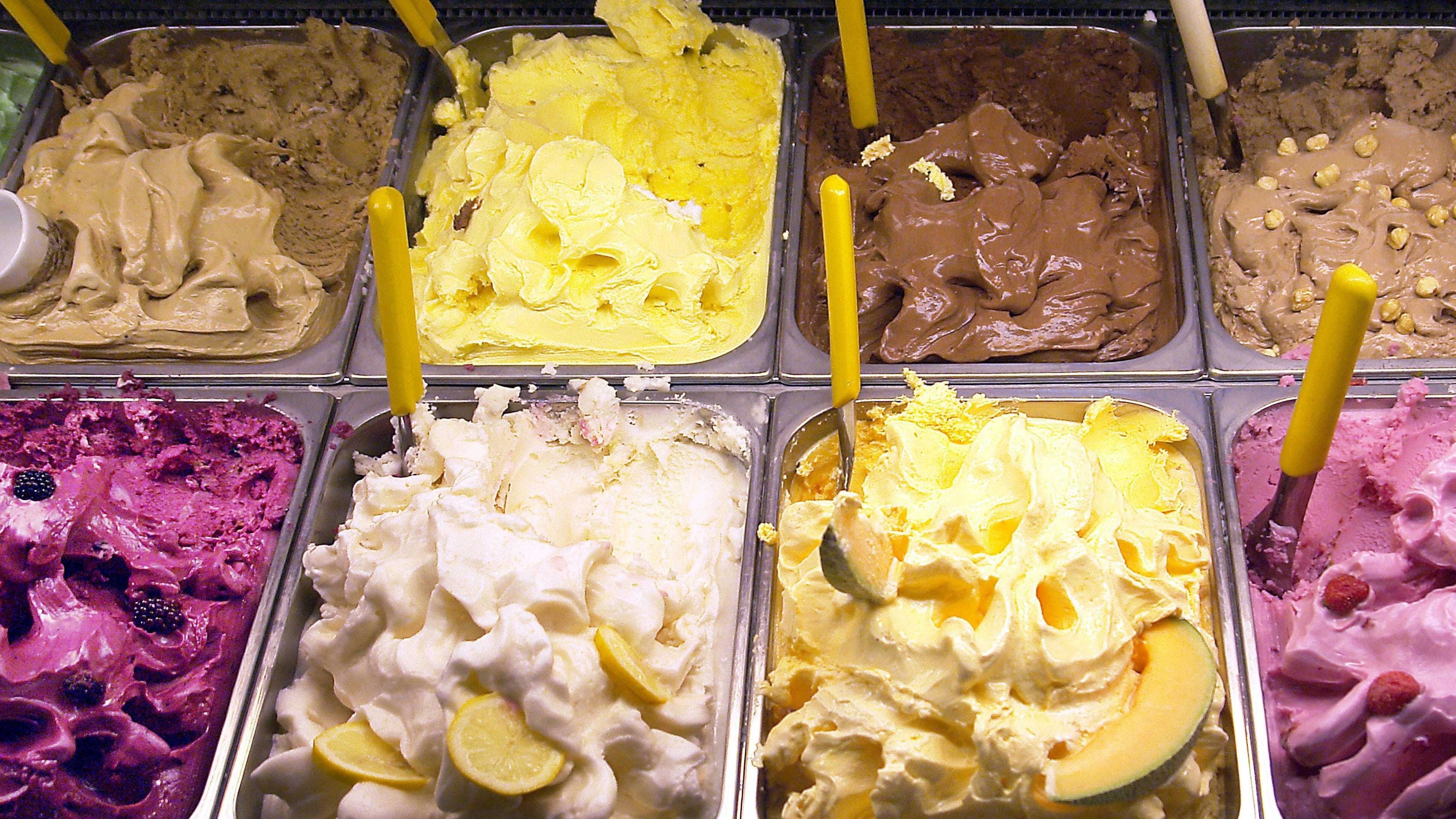 Italienisches Eis ist nicht nur eine beliebte Süßspeise, sondern auch ein Kulturgut mit einer reichen Geschichte. Von der Entstehungsgeschichte über die besonderen Zutaten bis hin zu den verschiedenen Sorten und Herstellungsmethoden – erfahren Sie alles, was Sie über italienisches Eis wissen sollten. … <a href="https://praxistipps.focus.de/italienisches-eis-herkunft-geschichte-und-was-es-so-besonders-macht_188985"> ... mehr</a>