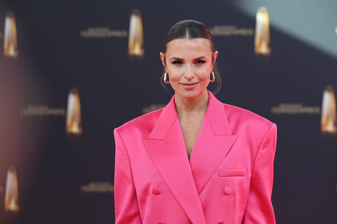 Auch beim Fernsehpreis setzte Laura Wontorra auf Pink