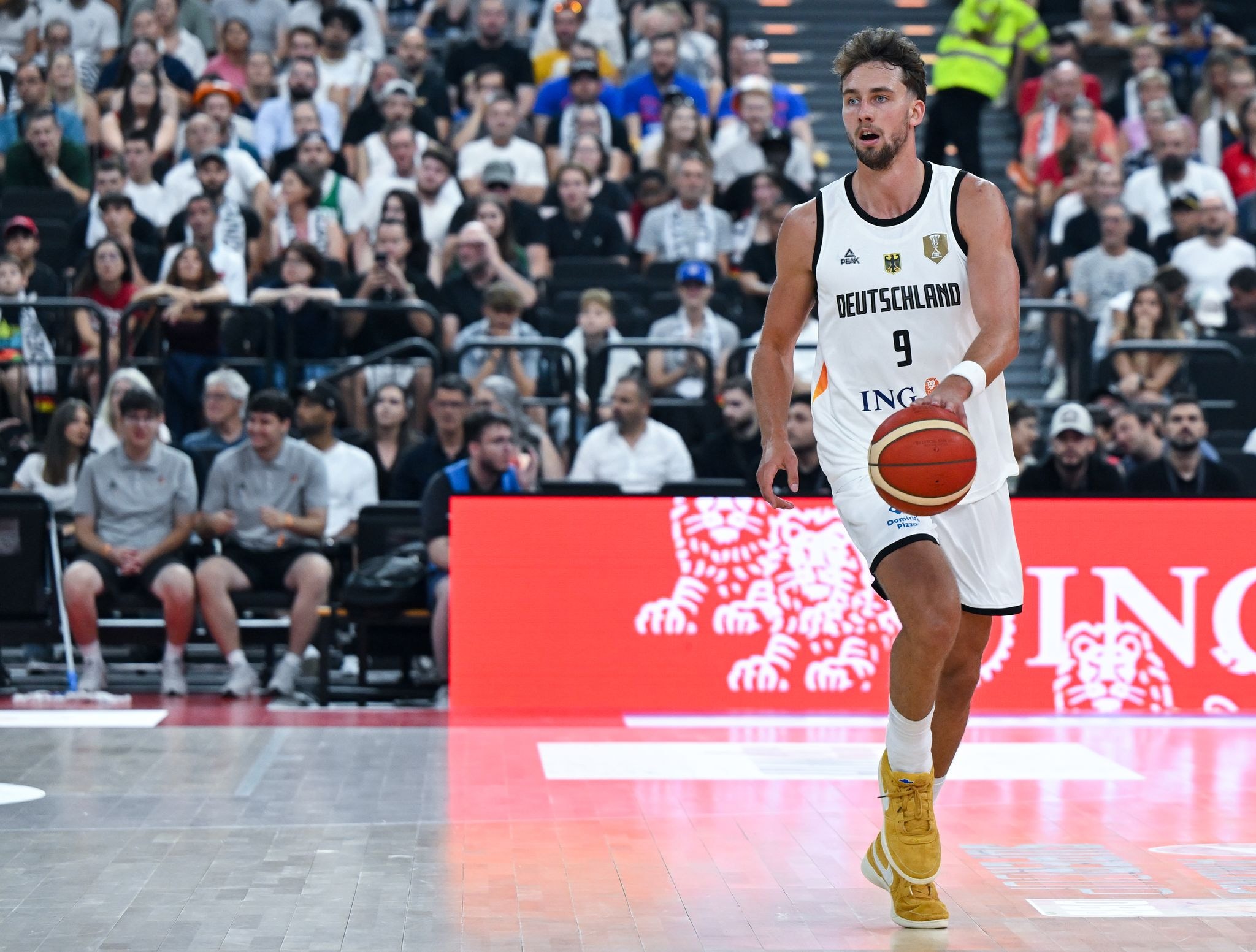 Ohne Trainer Mumbru: Deutschland startet bei Basketball-EM