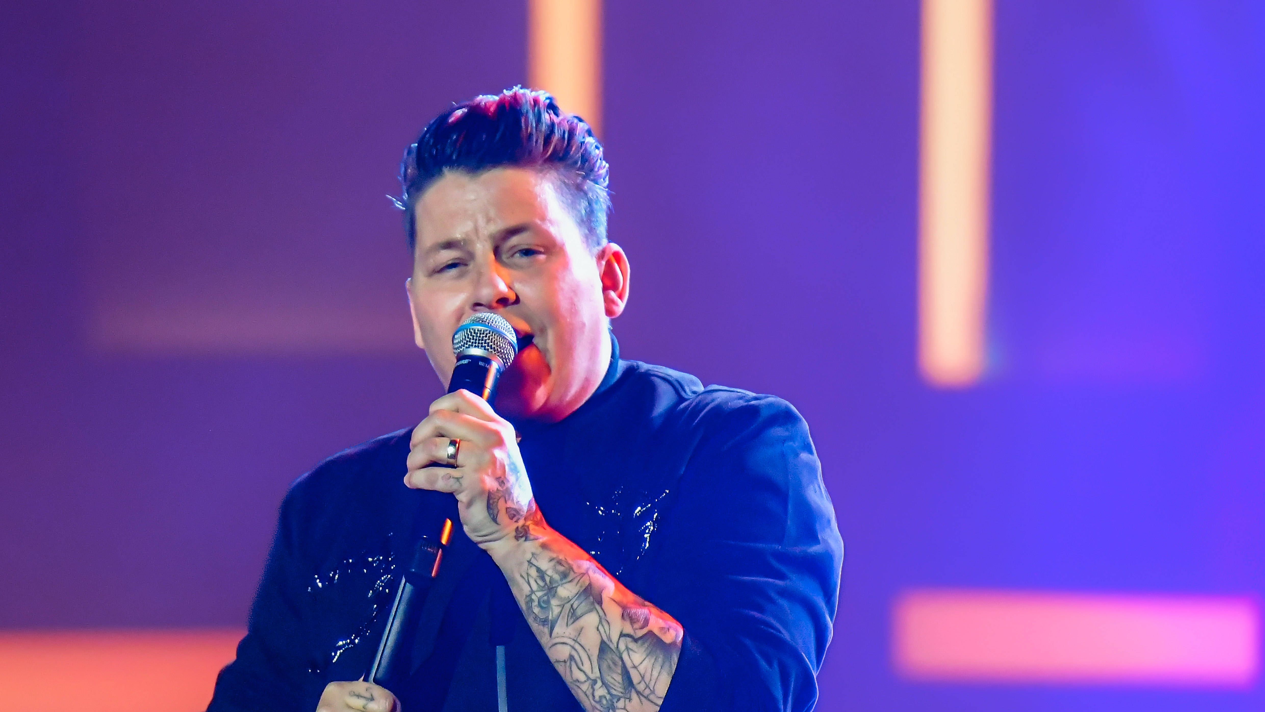 Keine Lust mehr auf Briefe – Schlagerstar Kerstin Ott verärgert Fans - BUNTE