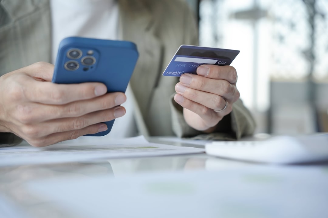 Users are not allowed to enter any data. This is an attempted fraud. (symbol image)