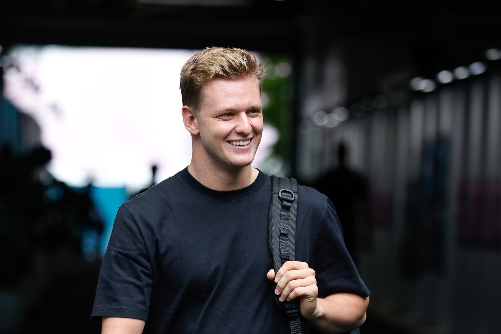 Mick Schumacher nimmt seine Fans auf YouTube mit in seine eigenen vier Wände