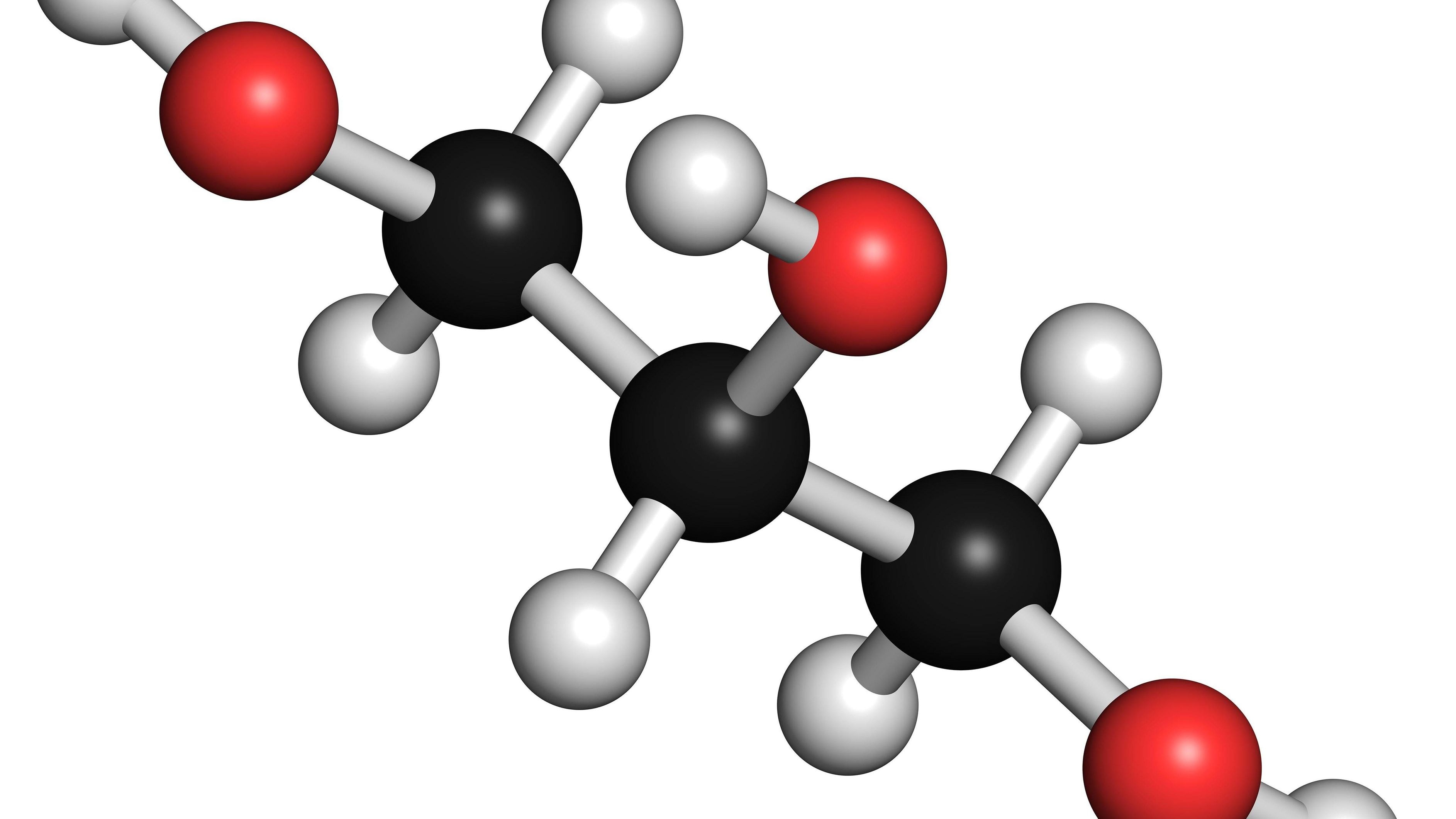 Der Zusatzstoff Glycerin kommt in vielen Lebensmitteln wie beispielsweise Keksen oder Fleischprodukten vor. Bekannt ist er auch unter dem chemischen Kürzel E422. … <a href="https://praxistipps.focus.de/glycerin-in-lebensmitteln-das-sollten-sie-wissen_150214"> ... mehr</a>