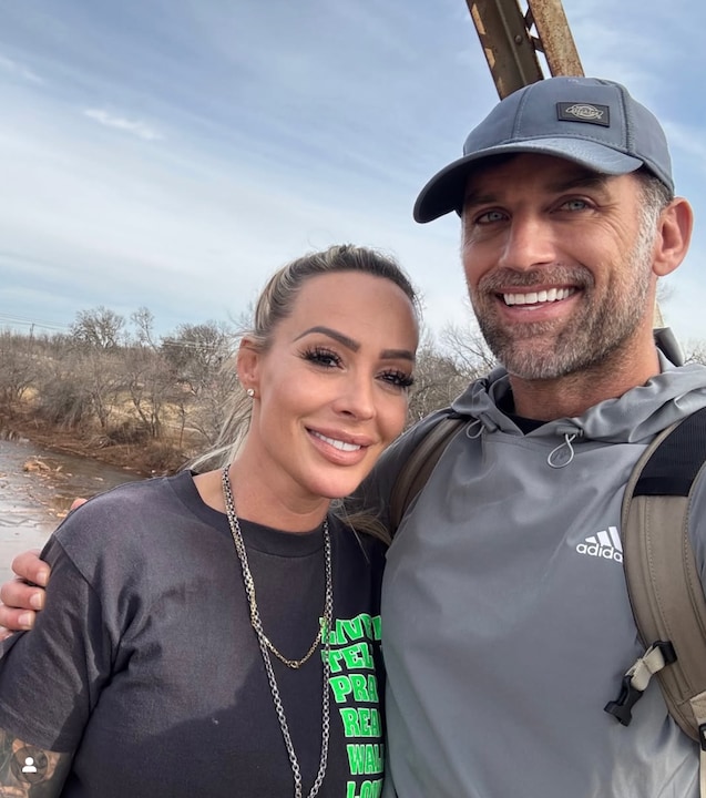 Cora Schumacher se abraza con su nuevo compañero Steven