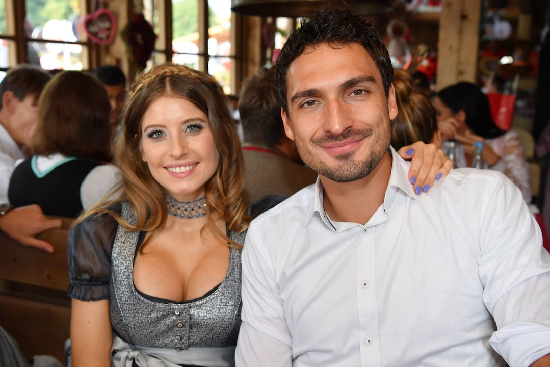 Mats HUMMELS with wife Cathy