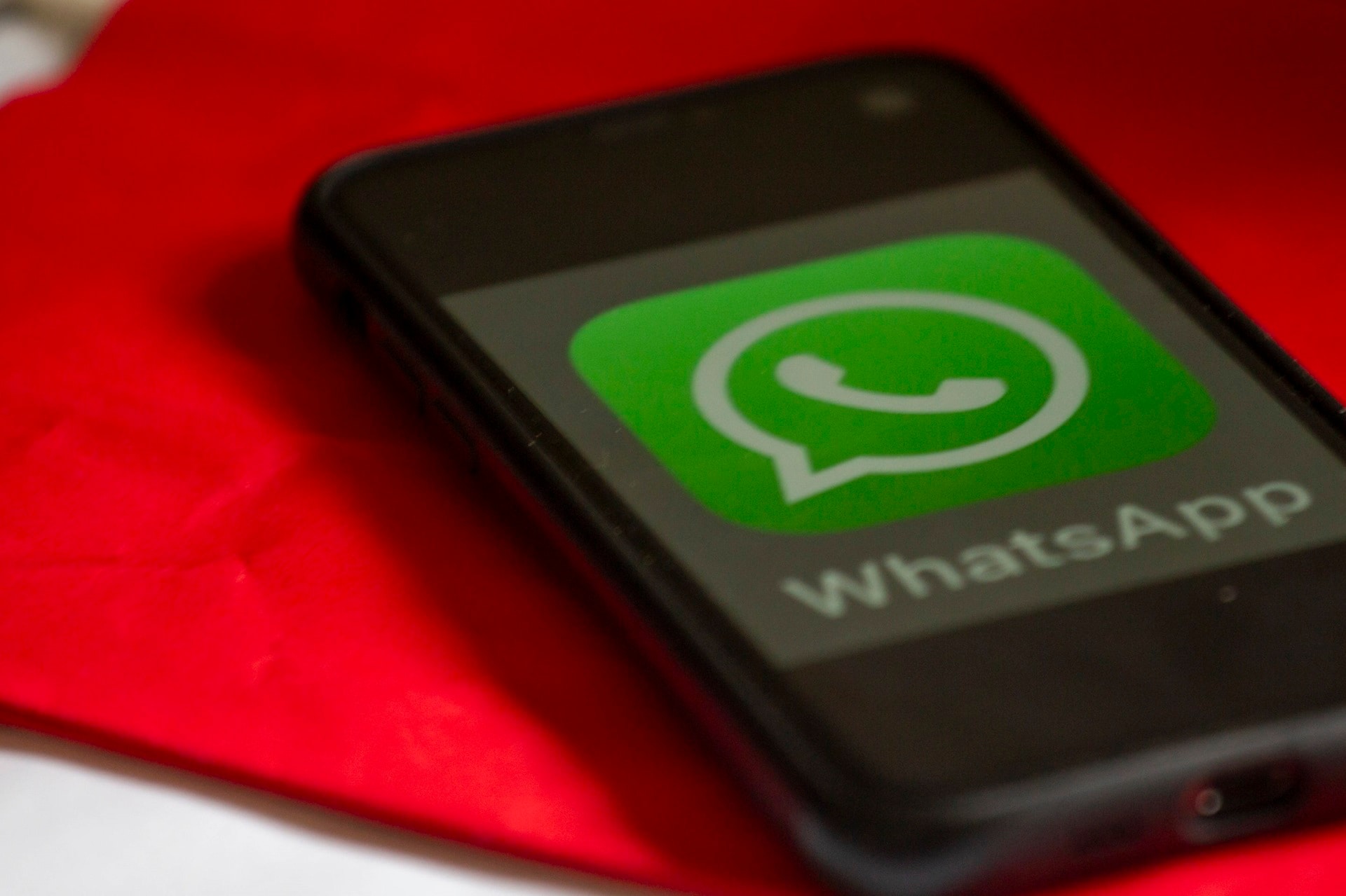 WhatsApp arbeitet an einer neuen Funktion, die das Speichern von Bildern in HD und SD ermöglicht.