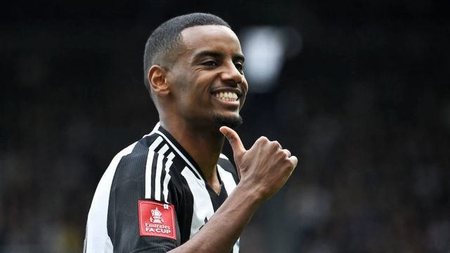 L'attaccante al Liverpool per 150 milioni di euro, il Bayern respinge una mini-offerta