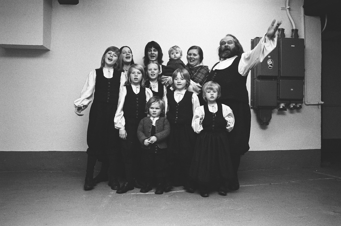 Die Kelly Family bei der Preisverleihung des Radio Luxembourg Lion Radio Prize im Jahr 1999.