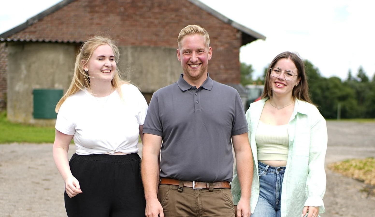 Für seine Hofdamen nimmt Bauer Daniel einiges in Kauf.