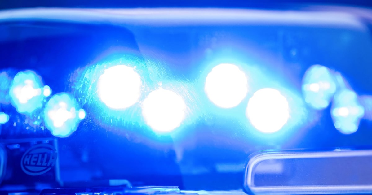 Streit in Einkaufszentrum eskaliert: Mann sticht auf 25-Jährigen ein ...