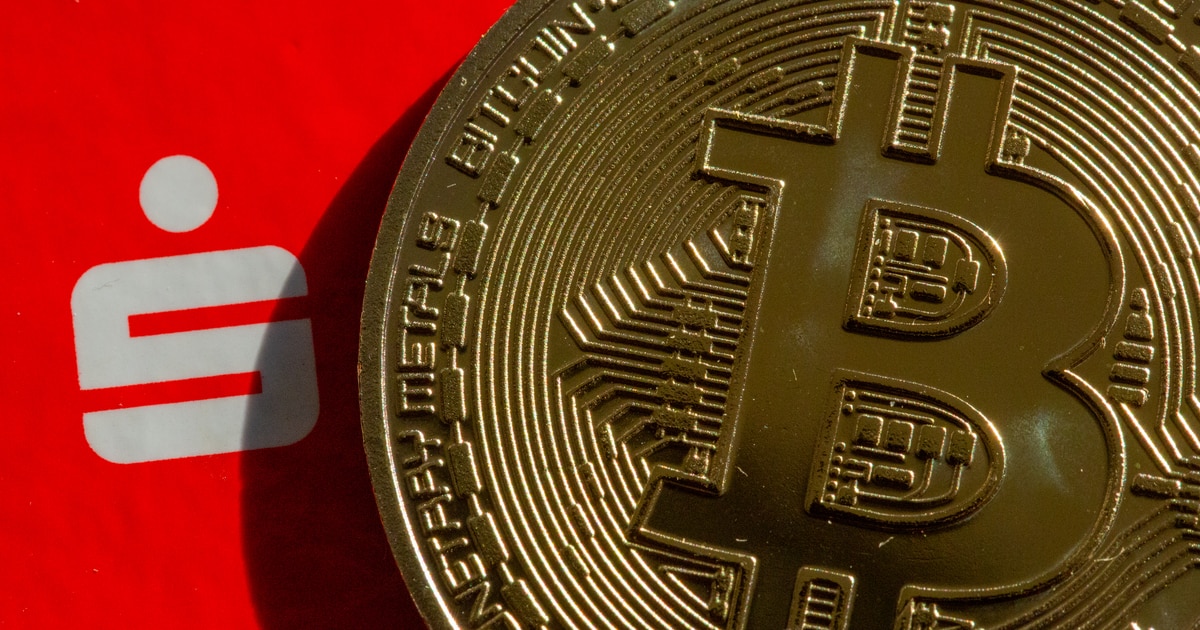 Savings banks launch offensive against neobrokers - | what customers need ...