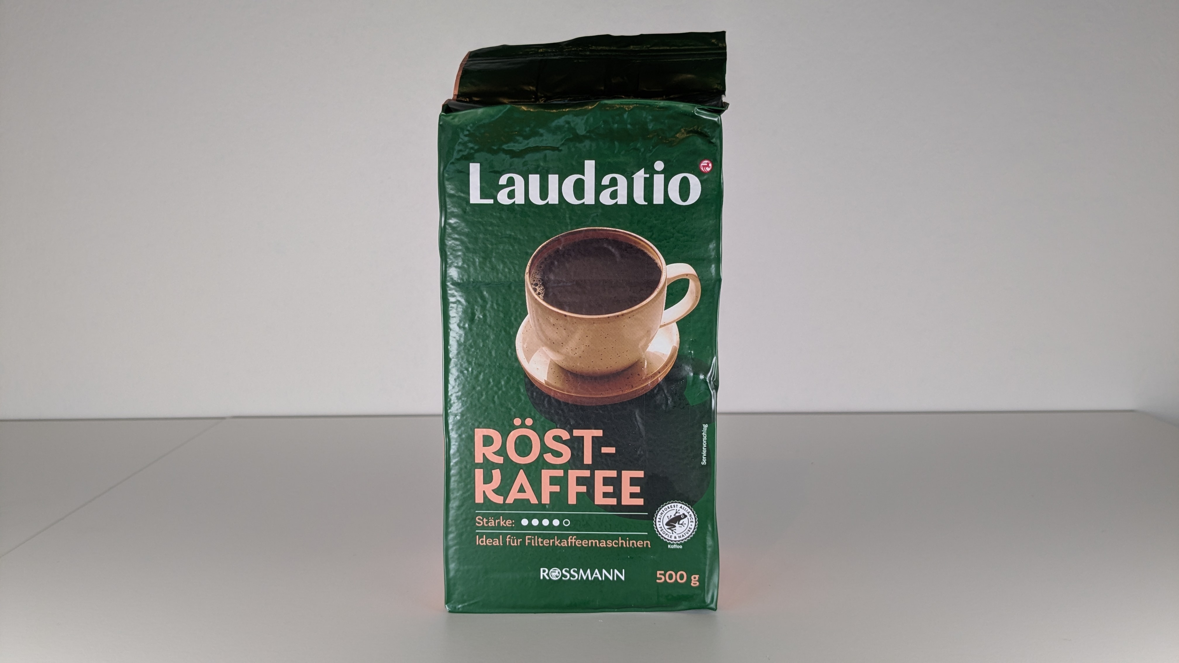 Laudatio Röstkaffee (Rossmann) 500 Gramm von vorne.