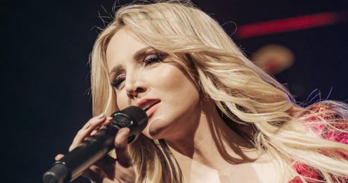 "Beatrice Egli Show" startet mit Hingucker: Melissa Naschenweng in Hot Pants