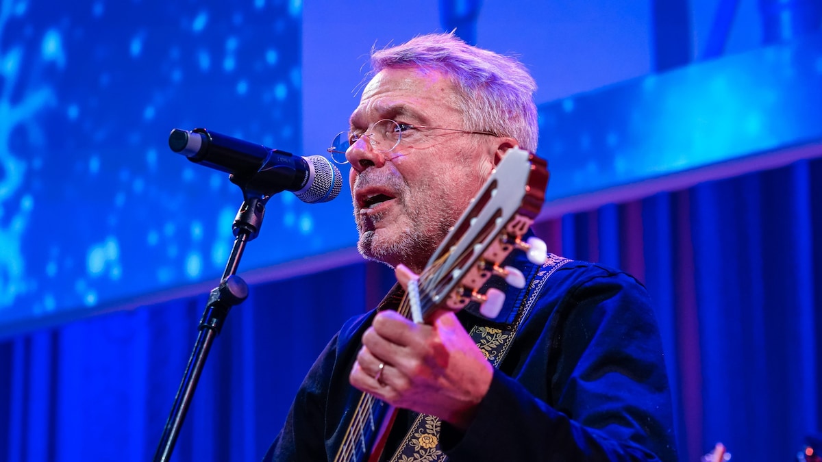 Viel Aufruhr um Reinhard Meys Friedenslied.